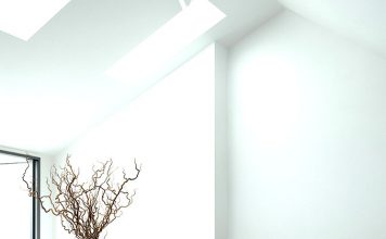 Ob kühl oder warm – jeder hat einen anderen Geschmack und so steht dieses Wohnzimmer für ersteren