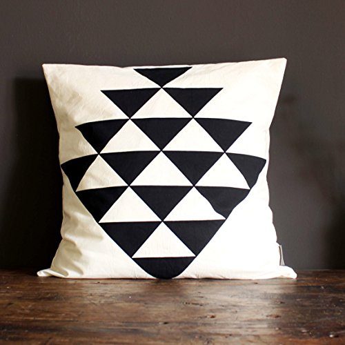 Kissen-Dreiecke-geometrisches-Design-Handarbeit-Biobaumwolle-0 Kissen-Dreiecke-geometrisches-Design-Handarbeit-Biobaumwolle-0