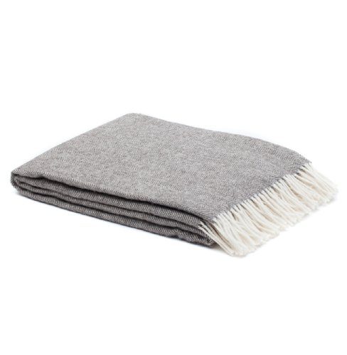 URBANARA-WolldeckeDecke-Corcovado-Wollgemisch-aus-100-reiner-Alpaka-und-Merinowolle-GrauCreme-in-Fischgrat-130-x-190-cm-0 URBANARA-WolldeckeDecke-Corcovado-Wollgemisch-aus-100-reiner-Alpaka-und-Merinowolle-GrauCreme-in-Fischgrat-130-x-190-cm-0