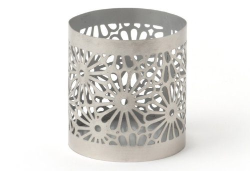 IVARY-Metall-Teelichthalter-mit-gestanztem-Blumenmuster-rund-8-x-7-cm-silber-0 IVARY-Metall-Teelichthalter-mit-gestanztem-Blumenmuster-rund-8-x-7-cm-silber-0