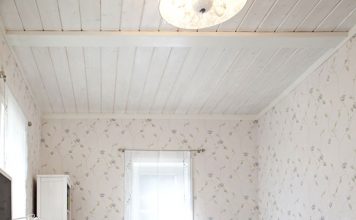 Helles beige gehaltenes Kinderzimmer für Geschwister