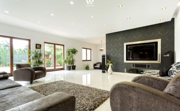 Besondere Materialien bzw. Muster zeichnen dieses Wohnzimmer aus