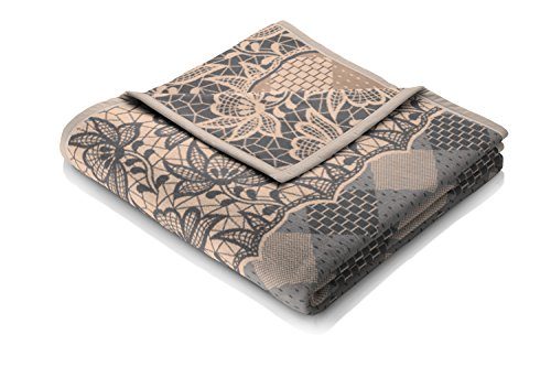 Biederlack-646149-Wohn-und-Kuscheldecke-60--Baumwolle-Samtband-Einfassung-150-x-200-cm-beige-Exquisite-Baumwolle-Lacy-Lane-0 Biederlack-646149-Wohn-und-Kuscheldecke-60--Baumwolle-Samtband-Einfassung-150-x-200-cm-beige-Exquisite-Baumwolle-Lacy-Lane-0