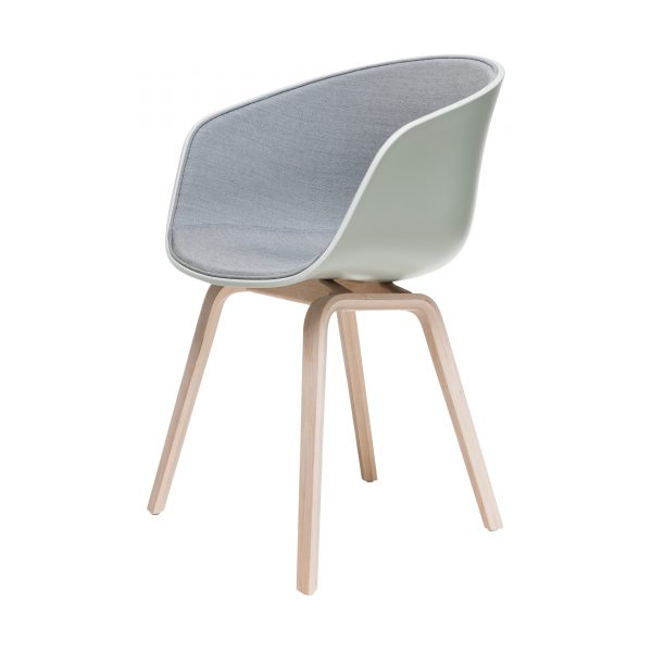 About A Chair AAC22 Spiegelpolster Stuhl lackiert pastell grün About A Chair AAC22 Spiegelpolster Stuhl lackiert pastell grün