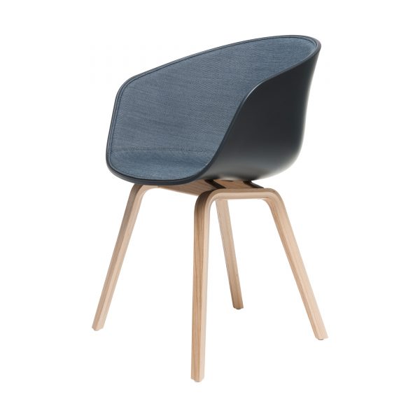 About A Chair AAC22 Spiegelpolster Stuhl lackiert soft black About A Chair AAC22 Spiegelpolster Stuhl lackiert soft black