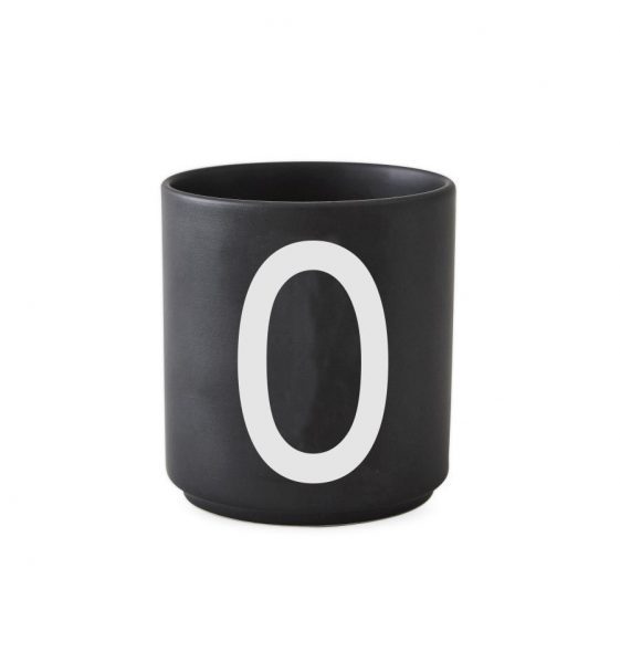 Design Letters Porcelain Collection Becher aus Porzellan Design Letters Porcelain Collection Becher aus Porzellan
