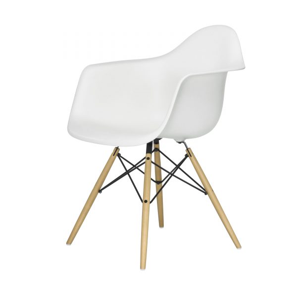 Eames Plastic Armchair Stuhl DAW mit Kunststoffgleitern weiss-Ahorn neue Maße Eames Plastic Armchair Stuhl DAW mit Kunststoffgleitern weiss-Ahorn neue Maße