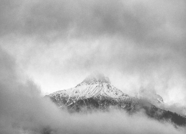 Peak in the Clouds Leinwandbild Peak in the Clouds Leinwandbild