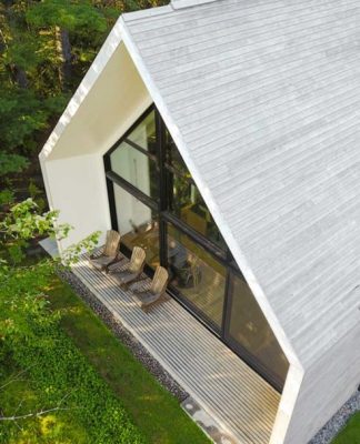Window on the Lake Cottage in Saint-Élie-de-Caxton by YH2