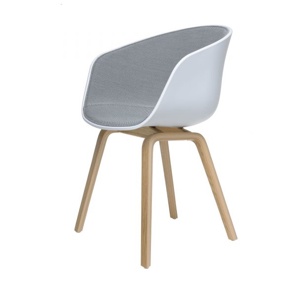 About A Chair AAC22 Spiegelpolster Stuhl lackiert hellgrau About A Chair AAC22 Spiegelpolster Stuhl lackiert hellgrau