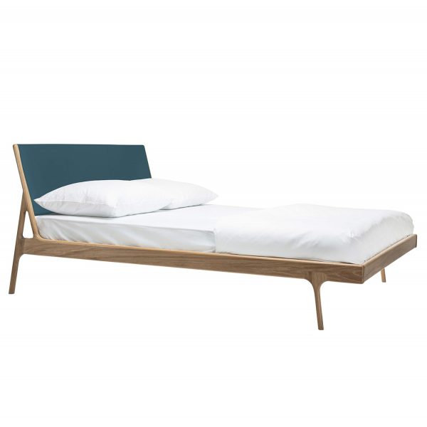 Bett Fawn I - Eiche massiv - 180 x 200cm - Eiche Hell - Echtleder Tupi Petrol Bett Fawn I - Eiche massiv - 180 x 200cm - Eiche Hell - Echtleder Tupi Petrol