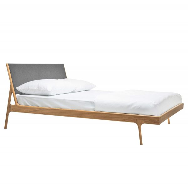 Bett Fawn I - Eiche massiv - 180 x 200cm - Eiche - Stoff Gaia Grau Bett Fawn I - Eiche massiv - 180 x 200cm - Eiche - Stoff Gaia Grau