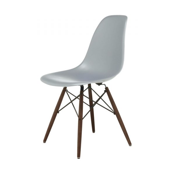 Eames Plastic Side Chair Stuhl DSW mit Filzgleitern eisgrau-Ahorn gebeizt Eames Plastic Side Chair Stuhl DSW mit Filzgleitern eisgrau-Ahorn gebeizt