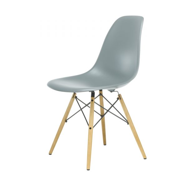 Eames Plastic Side Chair Stuhl DSW mit Kunststoffgleitern eisgrau-Ahorn Eames Plastic Side Chair Stuhl DSW mit Kunststoffgleitern eisgrau-Ahorn