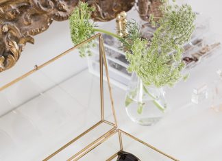 A Pretty Way to Store Sunglasses