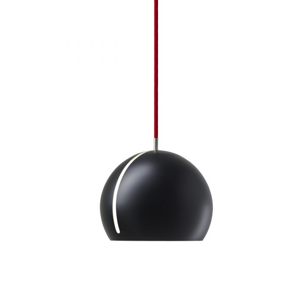 Tilt Globe Pendelleuchte schwarz-rot Tilt Globe Pendelleuchte schwarz-rot