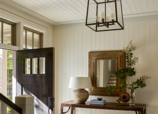 House Tour :: Traditional Meets Pacific Northwest in this San Juan Island Home