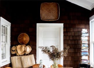A Cosy, Stilted Cottage on Fire Island