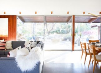 In Kansas, A Family Shows Appreciation for Unique Mid-Century Design