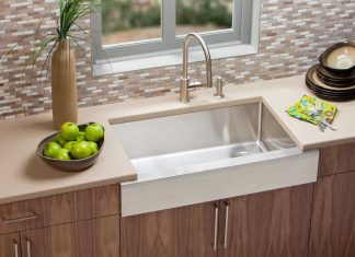 Are Farmhouse Sinks Still Trendy?