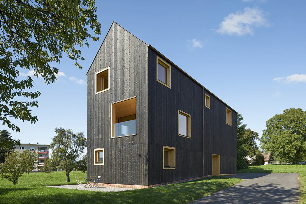002-lochau-retreat-bernardo-bader-architekten-1050x701