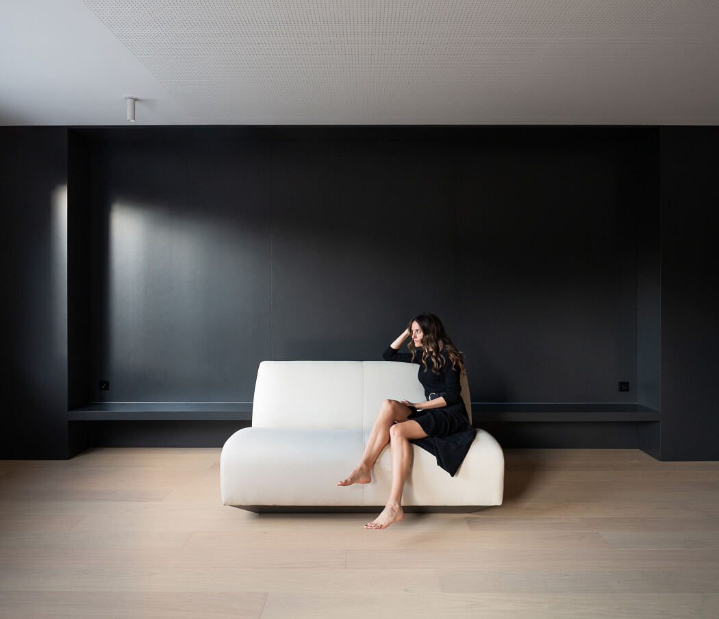 014-house-in-the-heart-of-valencia-by-la-finca-roja-studio-1050x904