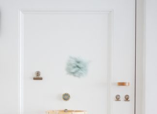 make your own: indoor basketball hoop.