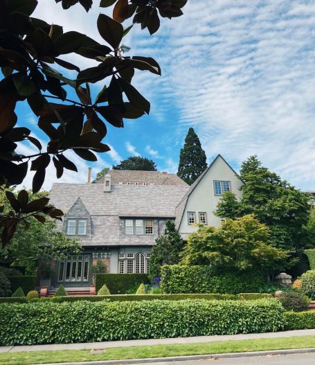 queen-anne-seattle-house-exterior-455x527