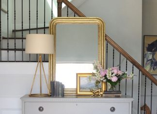 Flowers in Entryway – Happy Tuesday