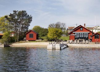 A Relaxed Swedish Island Summer Cabin on The Water’s Edge