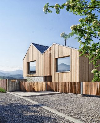 Mountain House by Archholiks