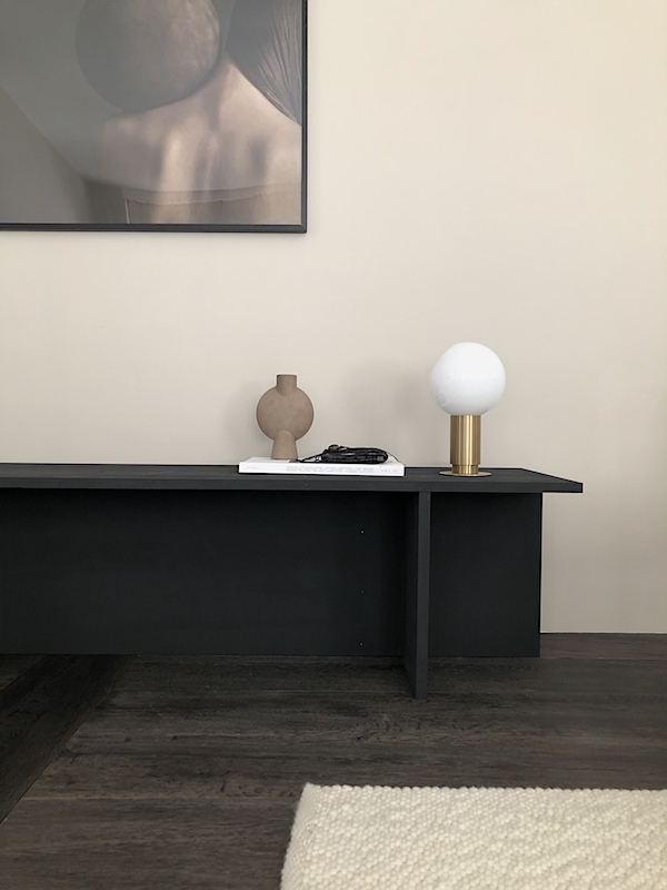 VOSGESPARIS_HOMEMADE_BENCH_PHILIPSOLEDTV