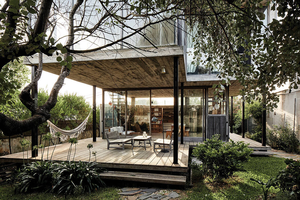 002-la-pedrera-house-sticotti-1050x699