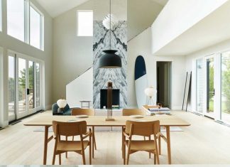A Modern, Ocean-Front Beach House Outfitted with Smart-Home Appliances