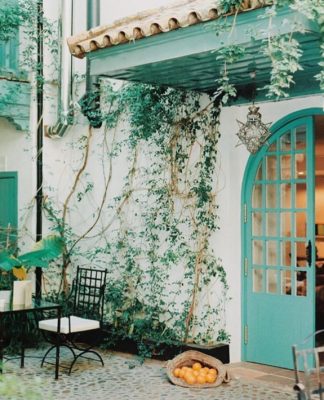 color story: the aqua blue sea.