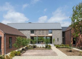 Harbour House by Mclean Quinlan
