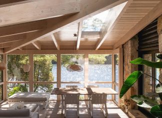 Cottage on the Point by Paul Bernier Architecte