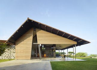Makani Eka by Walker Warner Architects + Philpotts