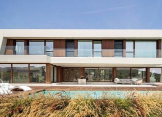 Panoramic House by On-A Architects