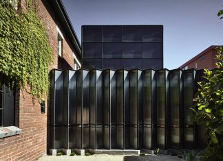 Powell Street House by Robert Simeoni Architects