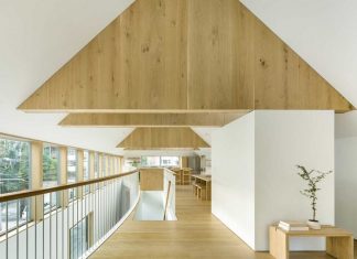 The Ardmore House in Chicago Goes Modern With a Flipped Floor Plan