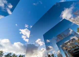 Gregory Orekhov’s “Black Square” Reflects Nature in Infinity