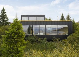 Vacation Home Perfectly Blended In with Nature in Iceland