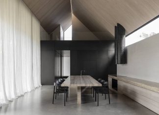 Barwon Heads House by Adam Kane Architects