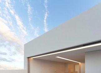 Àtic Blanc by Fran Silvestre Arquitectos