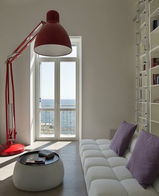 Sea Breeze: A Modern Italian Seaside Sanctuary