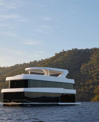 The Halcyon Modern Houseboat: A Floating Oasis on Lake Eildon