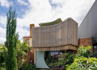 An 1800s Victorian Gets a New Addition With a Tiara-Like Facade