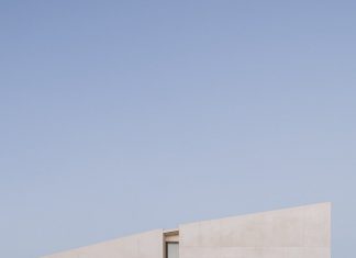 Casa Prisma: Geometric Elegance in Querétaro City