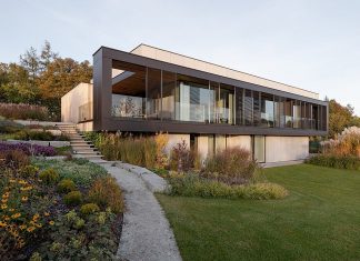 Slopeside House: Where Elegance and Engineering Collide